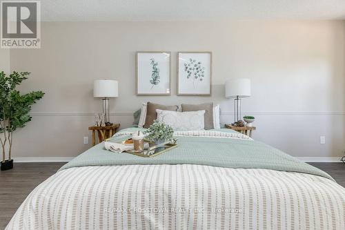 987 Garden Avenue, Innisfil, ON - Indoor Photo Showing Bedroom