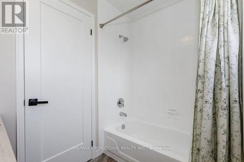 987 Garden Avenue, Innisfil, ON - Indoor Photo Showing Bathroom