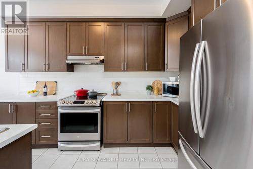 134 Fortis Crescent, Bradford West Gwillimbury, ON - Indoor Photo Showing Kitchen