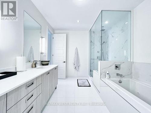 3661 Ferretti Court, Innisfil, ON - Indoor Photo Showing Bathroom