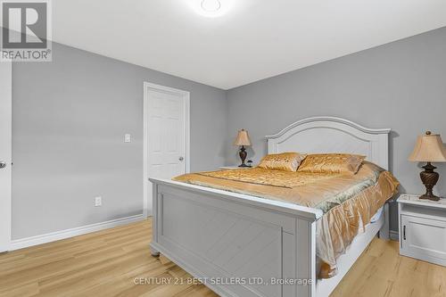 16 Gaiser Road, Welland, ON - Indoor Photo Showing Bedroom