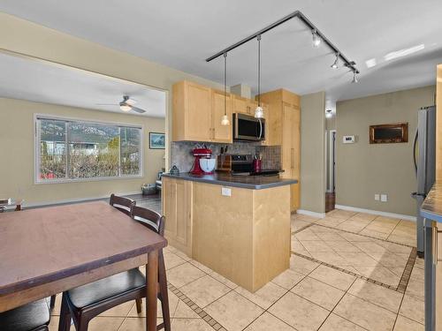 1738 Nicola Ave, Merritt, BC - Indoor Photo Showing Kitchen