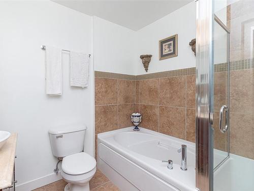 301-608 Fairway Ave, Langford, BC - Indoor Photo Showing Bathroom