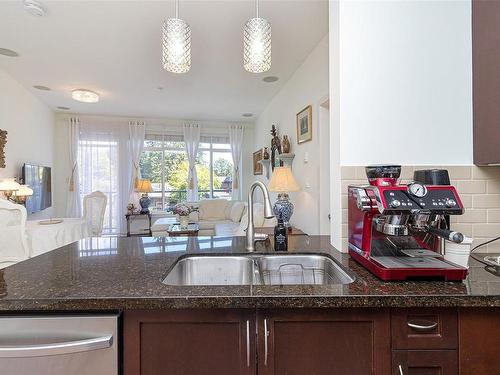 301-608 Fairway Ave, Langford, BC - Indoor Photo Showing Kitchen With Double Sink