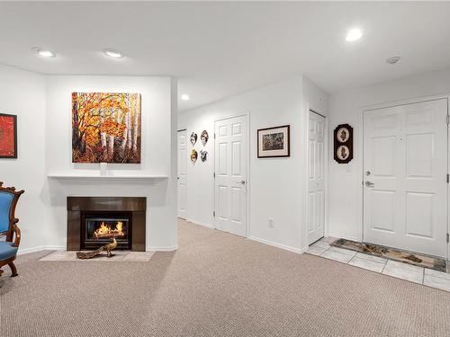 107-134 Fifth Ave, Qualicum Beach, BC - Indoor With Fireplace