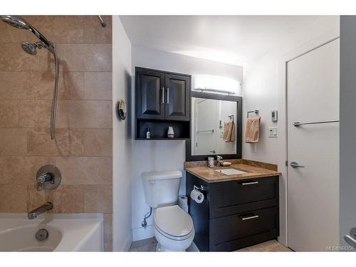 S308-737 Humboldt St, Victoria, BC - Indoor Photo Showing Bathroom