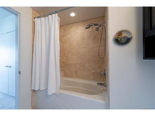 S308-737 Humboldt St, Victoria, BC - Indoor Photo Showing Bathroom