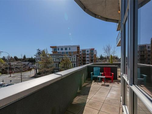 329-2745 Veterans Memorial Pkwy, Langford, BC - Outdoor With Balcony With Exterior