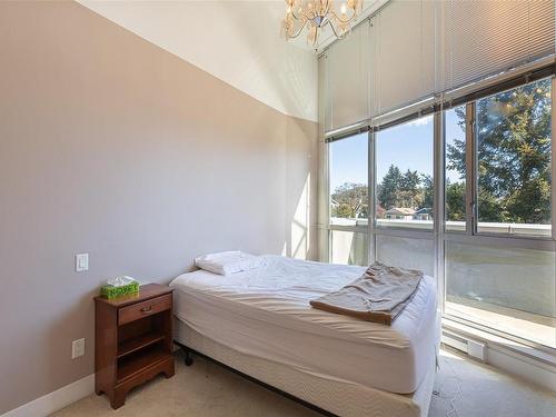 329-2745 Veterans Memorial Pkwy, Langford, BC - Indoor Photo Showing Bedroom