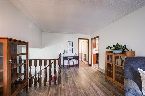 7544 Rainbow Crescent, Niagara Falls, ON - Indoor Photo Showing Other Room