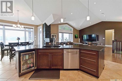 35 Sunrise Drive, Blackstrap Skyview, SK - Indoor Photo Showing Kitchen