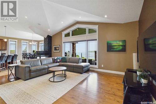 35 Sunrise Drive, Blackstrap Skyview, SK - Indoor Photo Showing Living Room