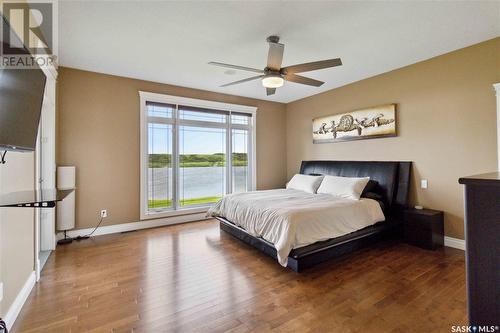 35 Sunrise Drive, Blackstrap Skyview, SK - Indoor Photo Showing Bedroom