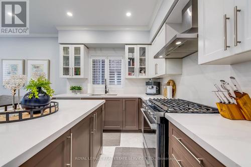 5488 Tenth Line W, Mississauga, ON - Indoor Photo Showing Kitchen