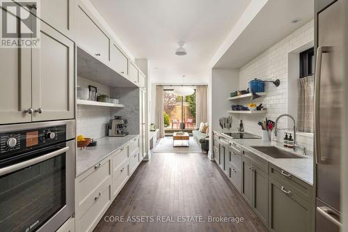 200 Argyle Street, Toronto, ON - Indoor Photo Showing Kitchen With Upgraded Kitchen