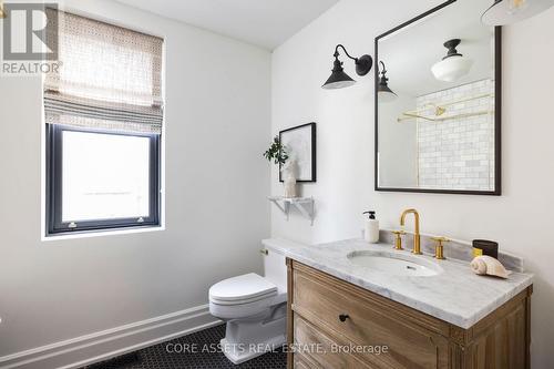 200 Argyle Street, Toronto, ON - Indoor Photo Showing Bathroom