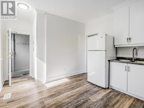 152 Murray Street, Brantford, ON - Indoor Photo Showing Kitchen