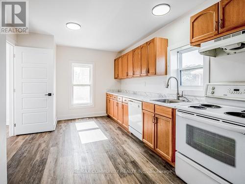 152 Murray Street, Brantford, ON - Indoor Photo Showing Kitchen