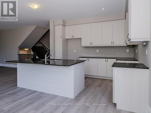 44 Dyer Crescent, Bracebridge, ON - Indoor Photo Showing Kitchen