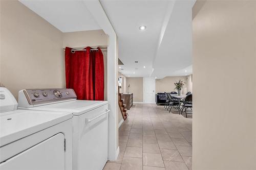 161 Oak Avenue, Hamilton, ON - Indoor Photo Showing Laundry Room
