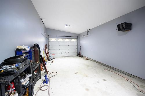 161 Oak Avenue, Hamilton, ON - Indoor Photo Showing Garage