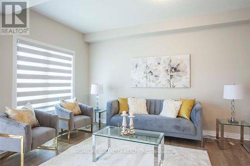 11 Bowman Crescent, Thorold, ON - Indoor Photo Showing Living Room