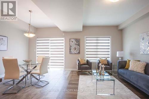 11 Bowman Crescent, Thorold, ON - Indoor Photo Showing Living Room