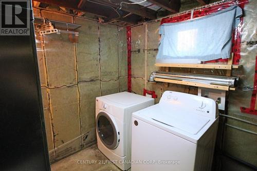171 Giles Street, London, ON - Indoor Photo Showing Laundry Room
