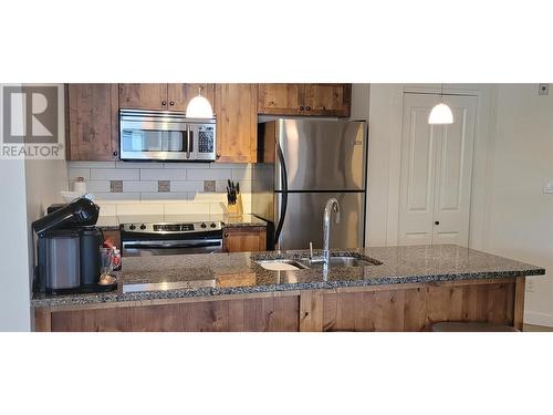 4200 Lakeshore Drive Unit# 120, Osoyoos, BC - Indoor Photo Showing Kitchen With Double Sink