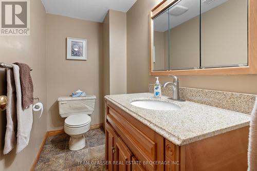 2 Greenfield Court, London, ON - Indoor Photo Showing Bathroom