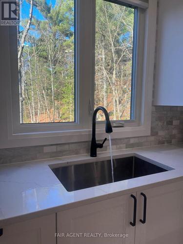 257 Highway 124, Mcdougall, ON - Indoor Photo Showing Kitchen