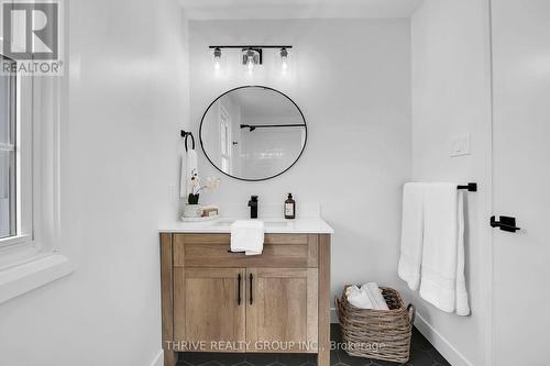 567 Gainsborough Road, London, ON - Indoor Photo Showing Bathroom