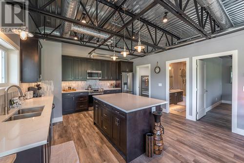 32 Empire Street Unit# 7, Osoyoos, BC - Indoor Photo Showing Kitchen With Double Sink With Upgraded Kitchen