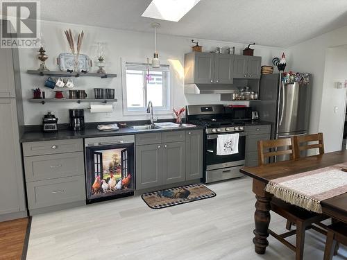 25-1250 Hillside Ave, Chase, BC - Indoor Photo Showing Kitchen