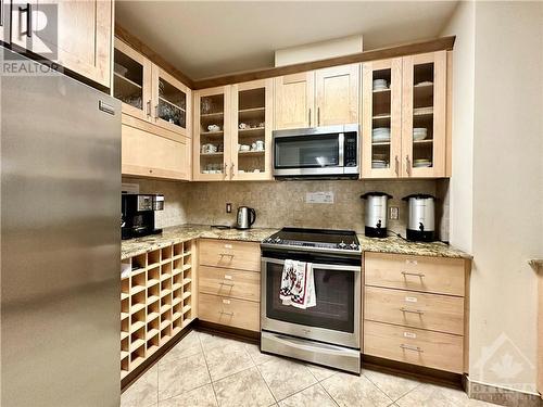 1425 Vanier Parkway Unit#308, Ottawa, ON - Indoor Photo Showing Kitchen