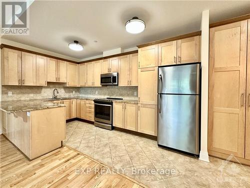 308 - 1425 Vanier Parkway, Ottawa, ON - Indoor Photo Showing Kitchen With Stainless Steel Kitchen