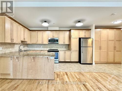 308 - 1425 Vanier Parkway, Ottawa, ON - Indoor Photo Showing Kitchen With Stainless Steel Kitchen