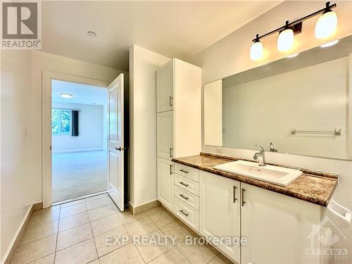 308 - 1425 Vanier Parkway, Ottawa, ON - Indoor Photo Showing Bathroom