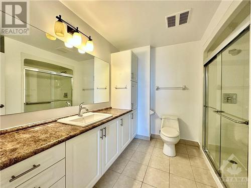 1425 Vanier Parkway Unit#131, Ottawa, ON - Indoor Photo Showing Bathroom