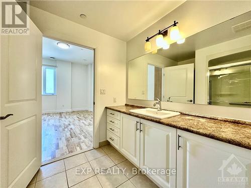 131 - 1425 Vanier Parkway, Ottawa, ON - Indoor Photo Showing Bathroom