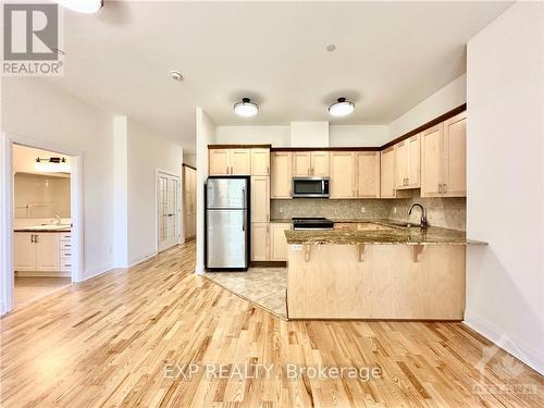 131 - 1425 Vanier Parkway, Ottawa, ON - Indoor Photo Showing Kitchen With Stainless Steel Kitchen