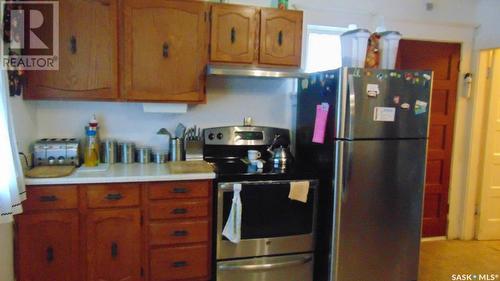 412 1St Avenue W, Buchanan, SK - Indoor Photo Showing Kitchen