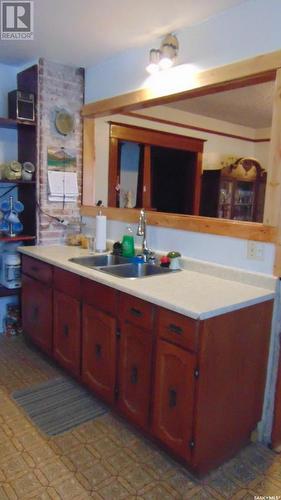 412 1St Avenue W, Buchanan, SK - Indoor Photo Showing Kitchen