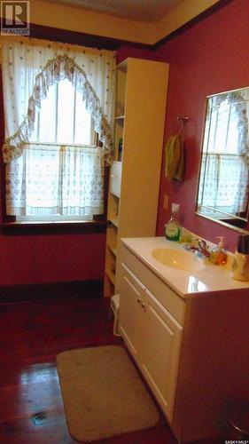 412 1St Avenue W, Buchanan, SK - Indoor Photo Showing Bathroom