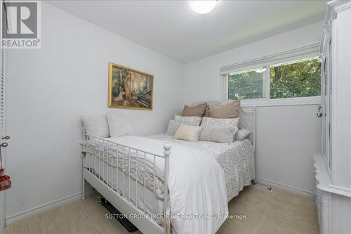 125 Gerald Avenue, Orillia, ON - Indoor Photo Showing Bedroom