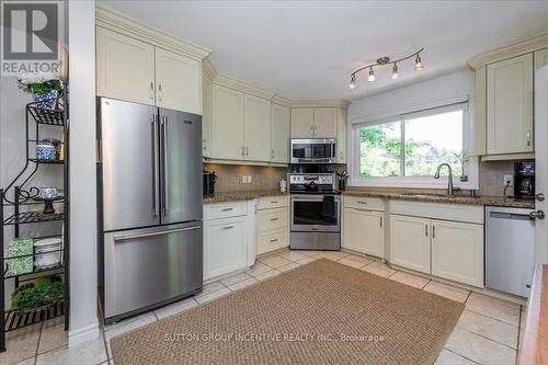 125 Gerald Avenue, Orillia, ON - Indoor Photo Showing Kitchen With Stainless Steel Kitchen