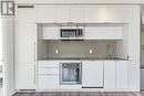 702 - 28 Avondale Avenue, Toronto, ON  - Indoor Photo Showing Kitchen 