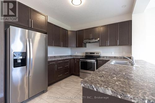 1733 O'Hanlan Crossing, London, ON - Indoor Photo Showing Kitchen With Double Sink