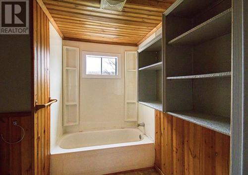 30 Valleyview Avenue, Mount Pearl, NL - Indoor Photo Showing Bathroom