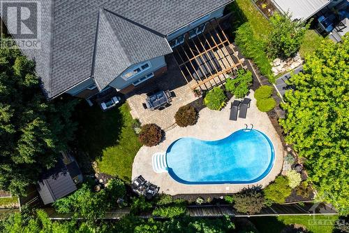 10 Windgate Crescent, Kanata, ON - Outdoor With In Ground Pool